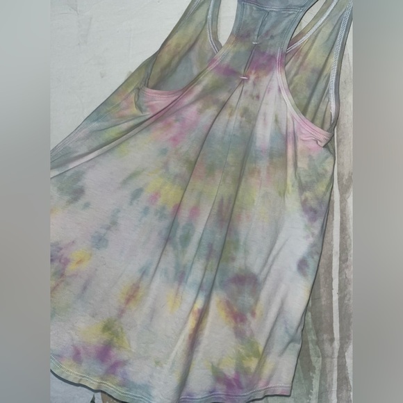 Lululemon Custom Tie Dyed Tank 🌵4 - Picture 4 of 10